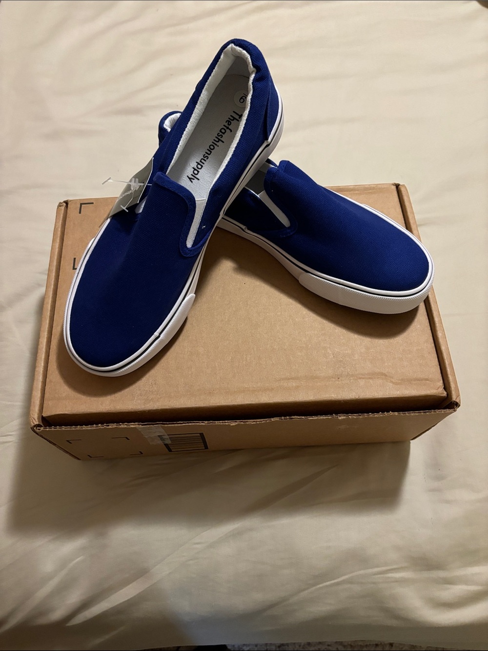 Womens’s Slip-On Canvas Sneakers - Royal Blue
